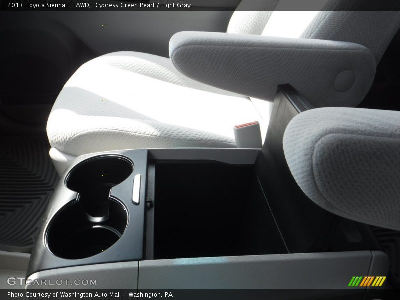 Cypress Green Pearl / Light Gray 2013 Toyota Sienna LE AWD