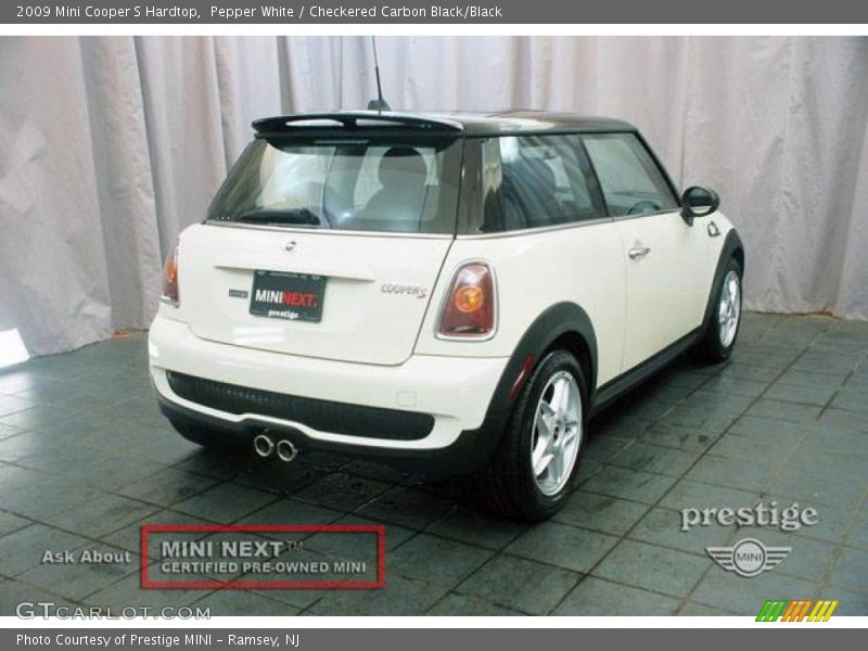 Pepper White / Checkered Carbon Black/Black 2009 Mini Cooper S Hardtop