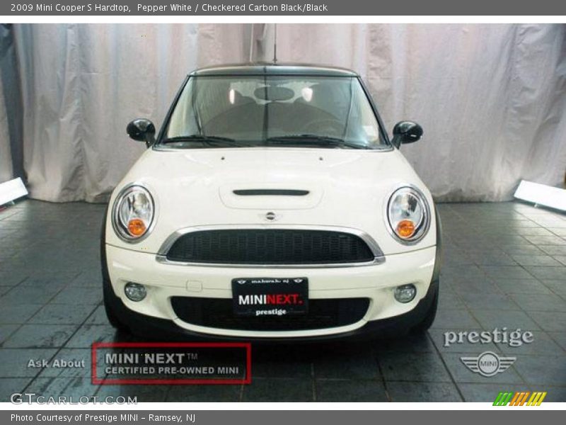 Pepper White / Checkered Carbon Black/Black 2009 Mini Cooper S Hardtop