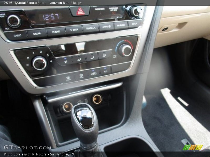 Nouveau Blue / Beige 2016 Hyundai Sonata Sport