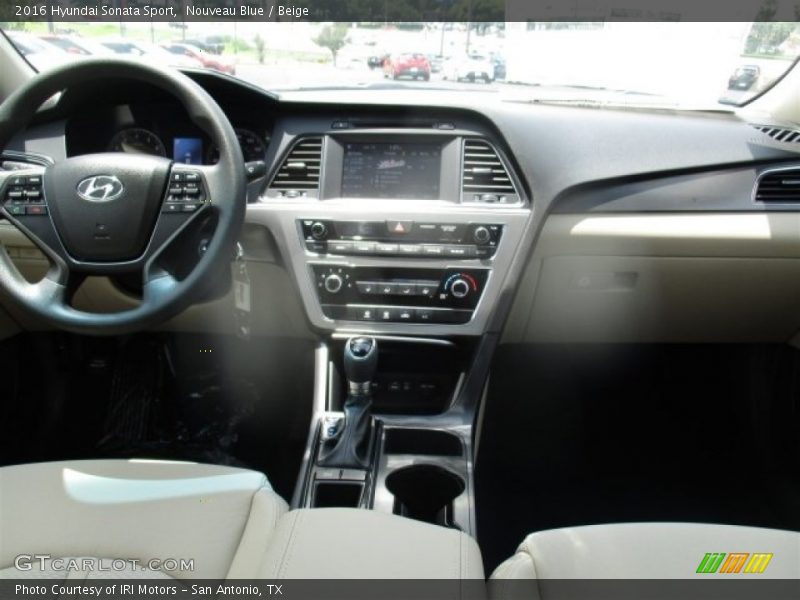 Nouveau Blue / Beige 2016 Hyundai Sonata Sport
