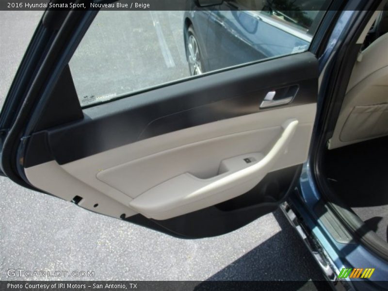 Nouveau Blue / Beige 2016 Hyundai Sonata Sport