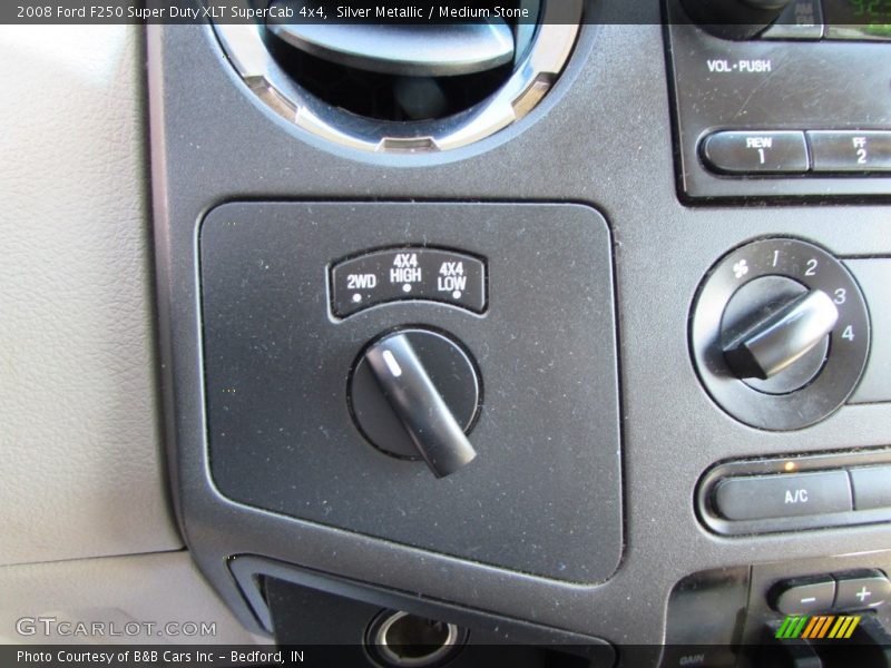 Silver Metallic / Medium Stone 2008 Ford F250 Super Duty XLT SuperCab 4x4