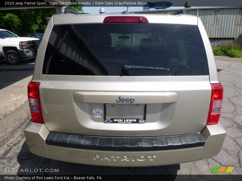 Light Sandstone Metallic / Dark Slate Gray/Pebble Beige 2010 Jeep Patriot Sport