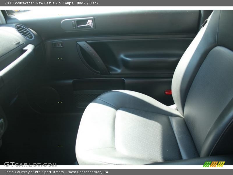 Black / Black 2010 Volkswagen New Beetle 2.5 Coupe