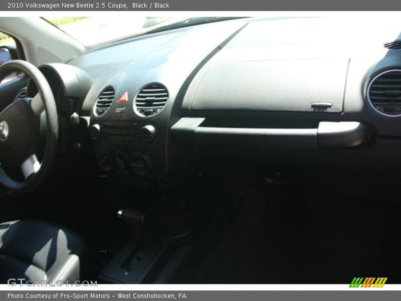 Black / Black 2010 Volkswagen New Beetle 2.5 Coupe