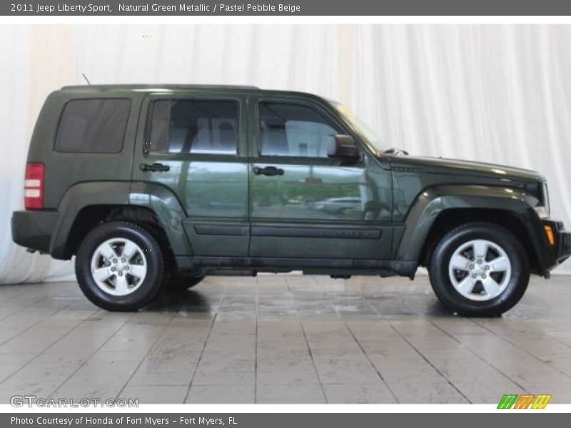 Natural Green Metallic / Pastel Pebble Beige 2011 Jeep Liberty Sport