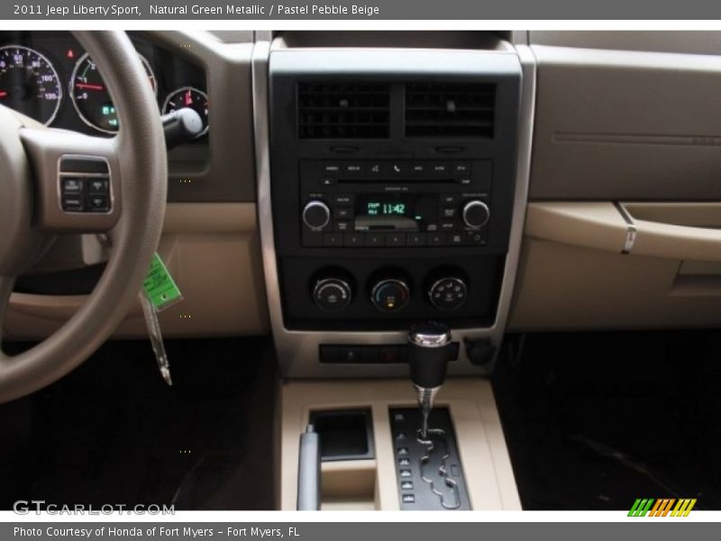 Natural Green Metallic / Pastel Pebble Beige 2011 Jeep Liberty Sport