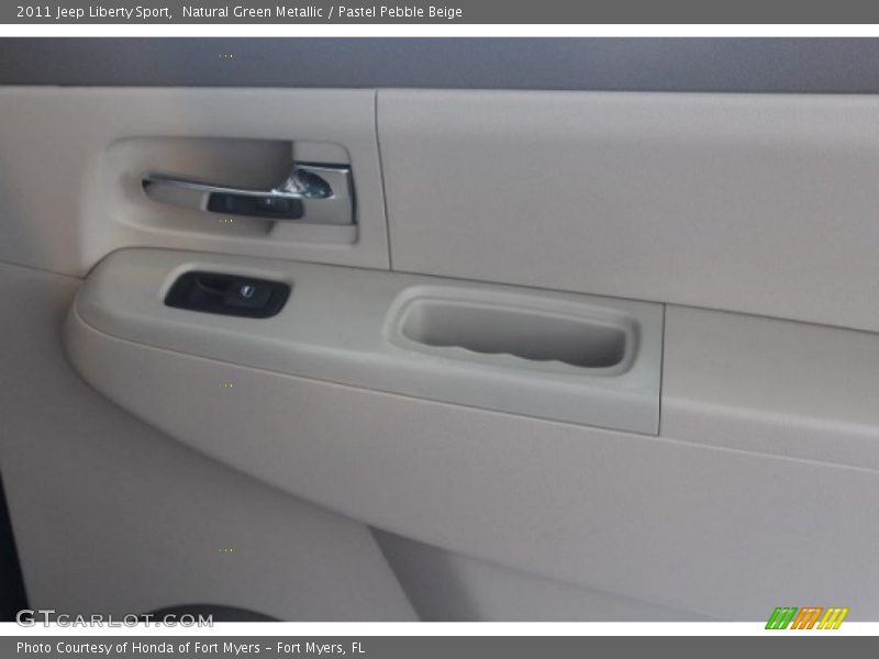 Natural Green Metallic / Pastel Pebble Beige 2011 Jeep Liberty Sport