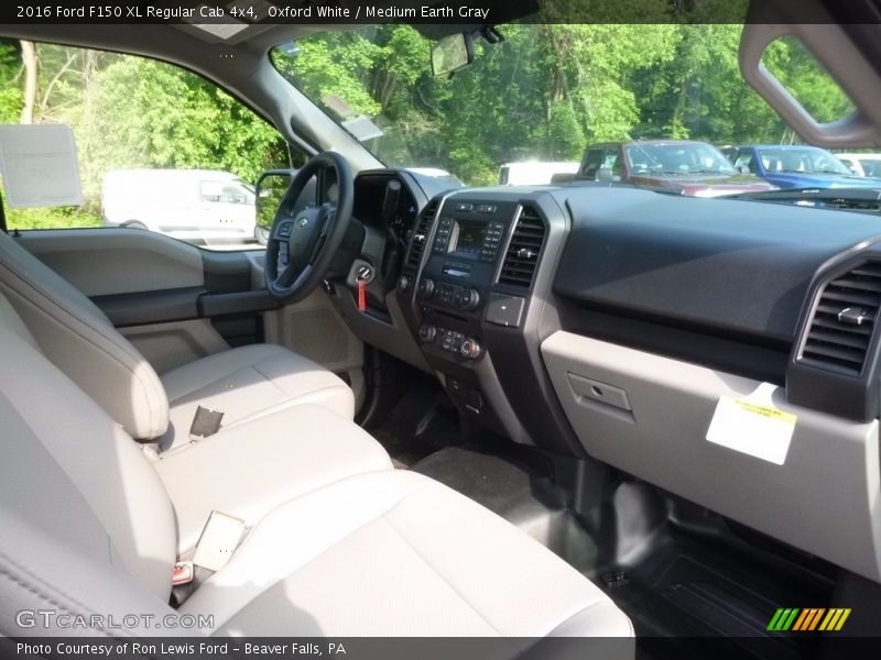 Oxford White / Medium Earth Gray 2016 Ford F150 XL Regular Cab 4x4