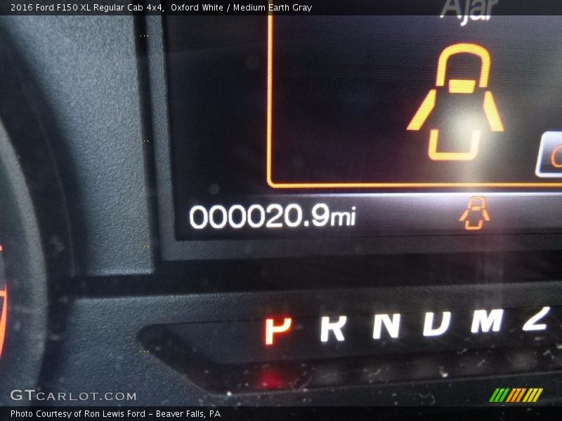 Oxford White / Medium Earth Gray 2016 Ford F150 XL Regular Cab 4x4