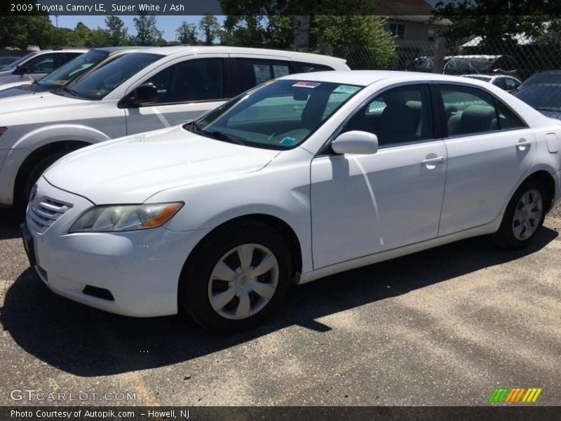 Super White / Ash 2009 Toyota Camry LE