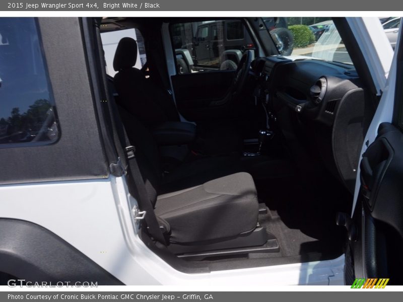 Bright White / Black 2015 Jeep Wrangler Sport 4x4
