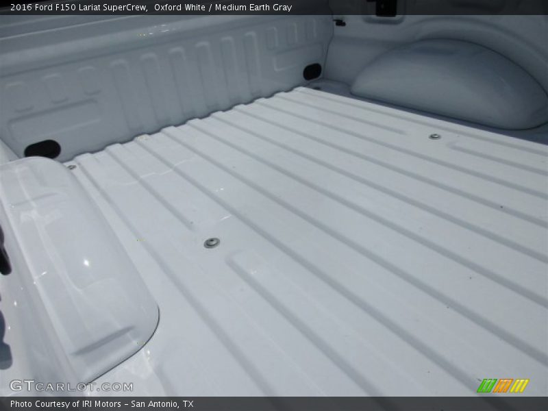 Oxford White / Medium Earth Gray 2016 Ford F150 Lariat SuperCrew