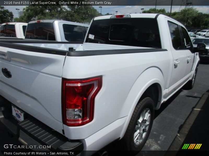 Oxford White / Medium Earth Gray 2016 Ford F150 Lariat SuperCrew