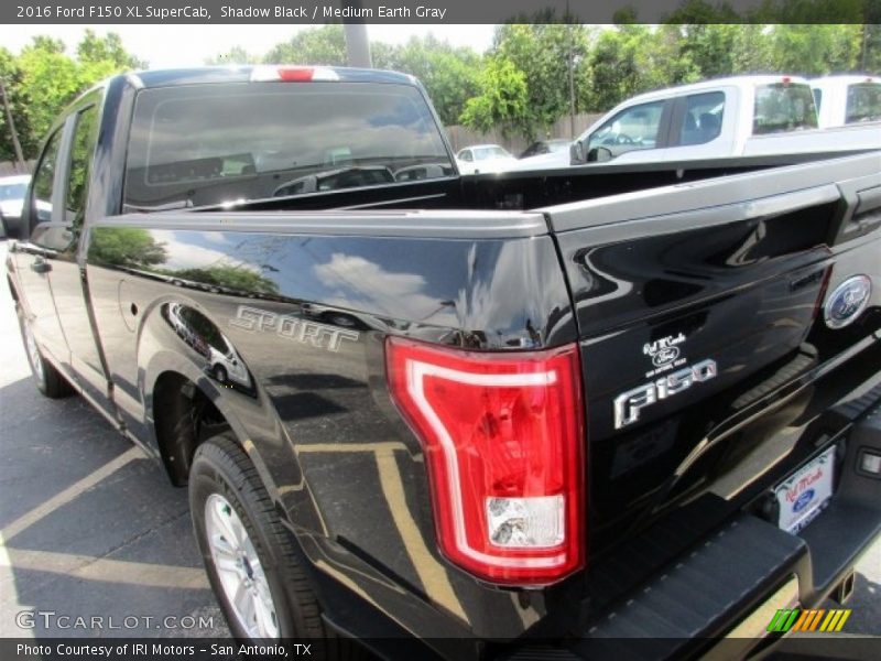 Shadow Black / Medium Earth Gray 2016 Ford F150 XL SuperCab