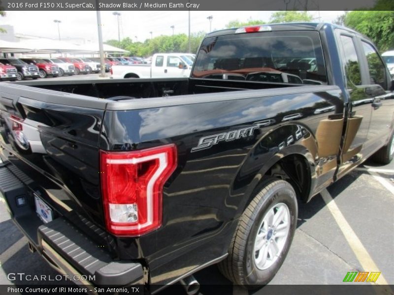 Shadow Black / Medium Earth Gray 2016 Ford F150 XL SuperCab