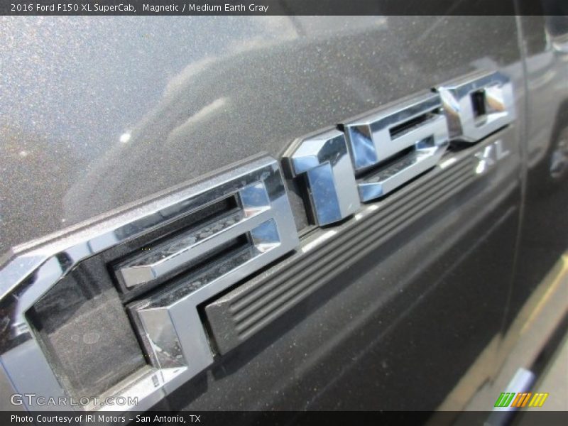Magnetic / Medium Earth Gray 2016 Ford F150 XL SuperCab