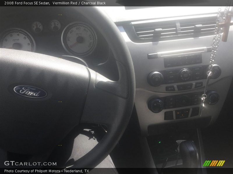 Vermillion Red / Charcoal Black 2008 Ford Focus SE Sedan