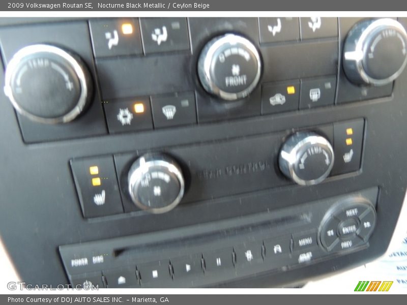 Nocturne Black Metallic / Ceylon Beige 2009 Volkswagen Routan SE