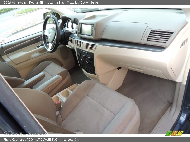 Nocturne Black Metallic / Ceylon Beige 2009 Volkswagen Routan SE