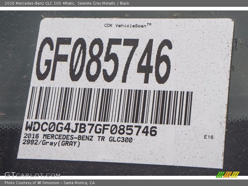 Selenite Grey Metallic / Black 2016 Mercedes-Benz GLC 300 4Matic