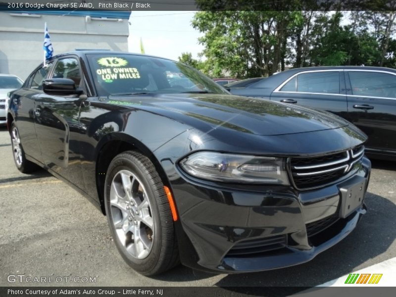 Pitch Black / Black 2016 Dodge Charger SE AWD