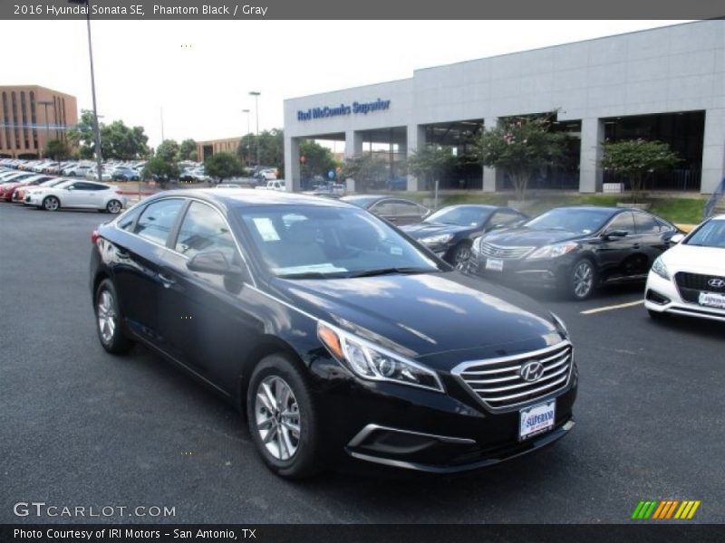 Phantom Black / Gray 2016 Hyundai Sonata SE