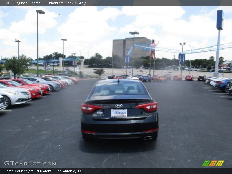 Phantom Black / Gray 2016 Hyundai Sonata SE