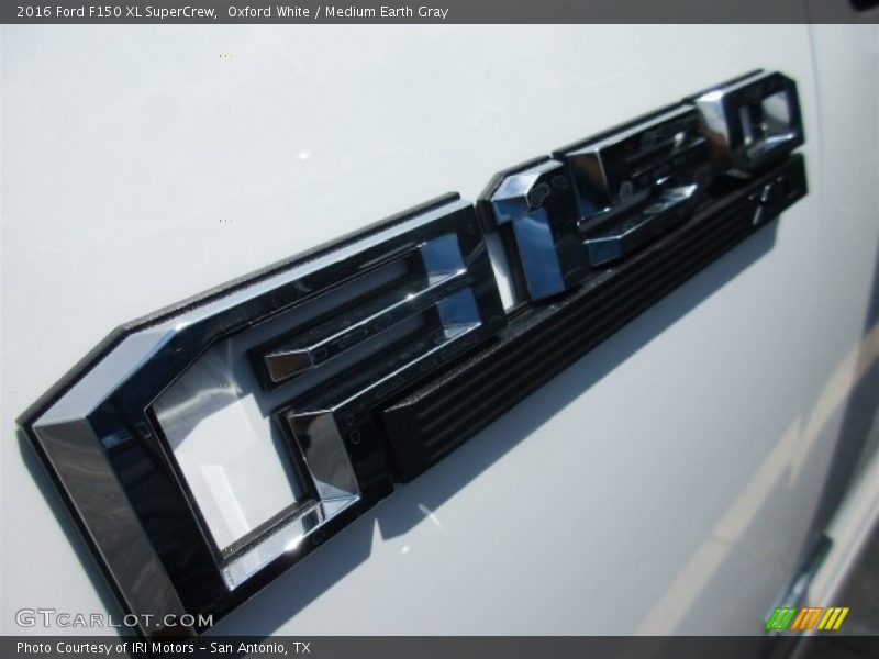 Oxford White / Medium Earth Gray 2016 Ford F150 XL SuperCrew