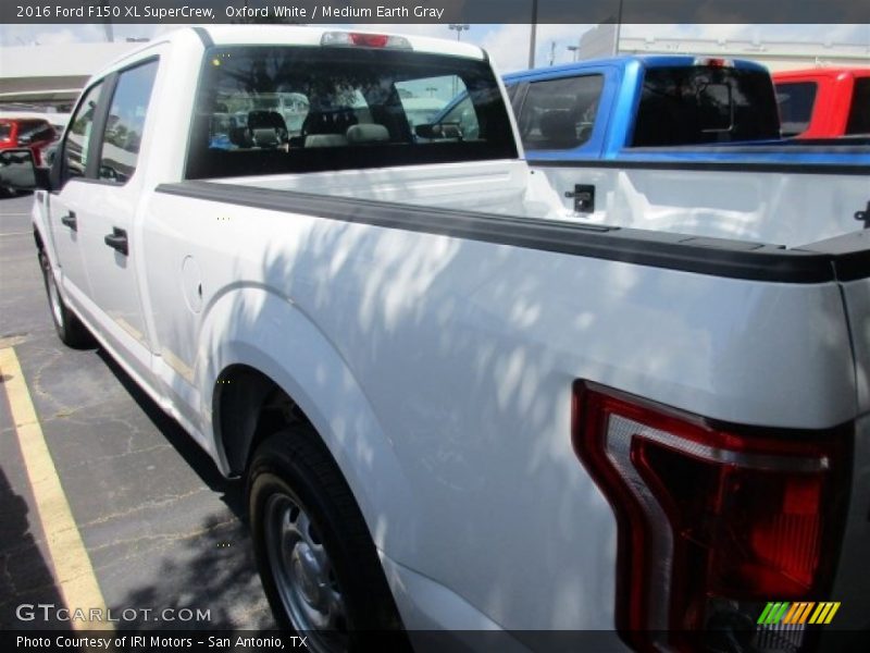 Oxford White / Medium Earth Gray 2016 Ford F150 XL SuperCrew