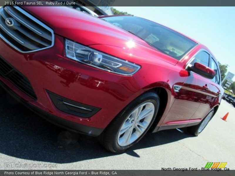 Ruby Red / Dune 2016 Ford Taurus SEL
