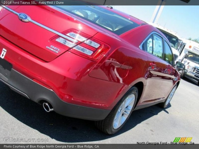 Ruby Red / Dune 2016 Ford Taurus SEL