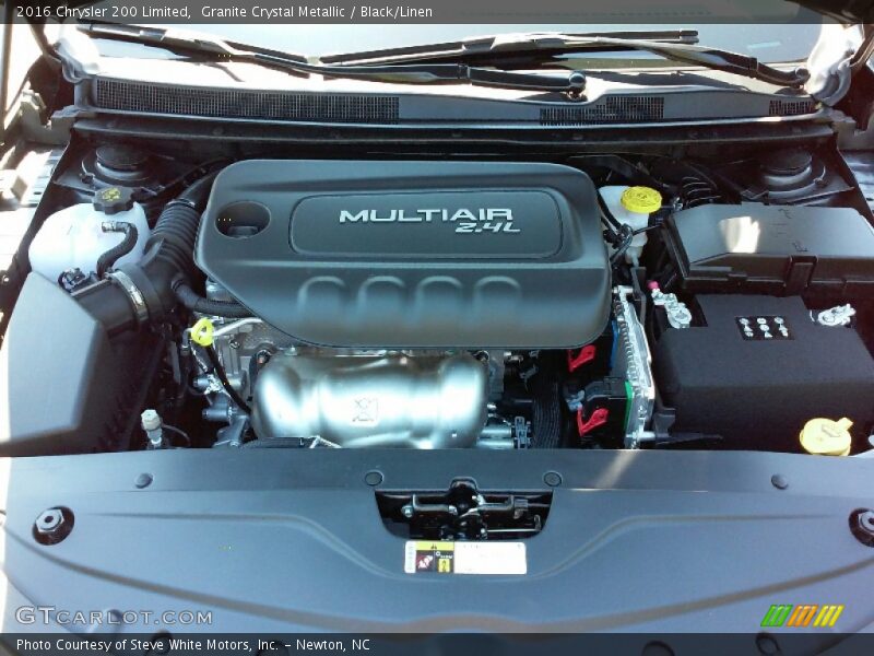 Granite Crystal Metallic / Black/Linen 2016 Chrysler 200 Limited