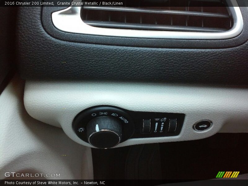 Granite Crystal Metallic / Black/Linen 2016 Chrysler 200 Limited