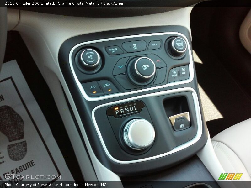 Granite Crystal Metallic / Black/Linen 2016 Chrysler 200 Limited