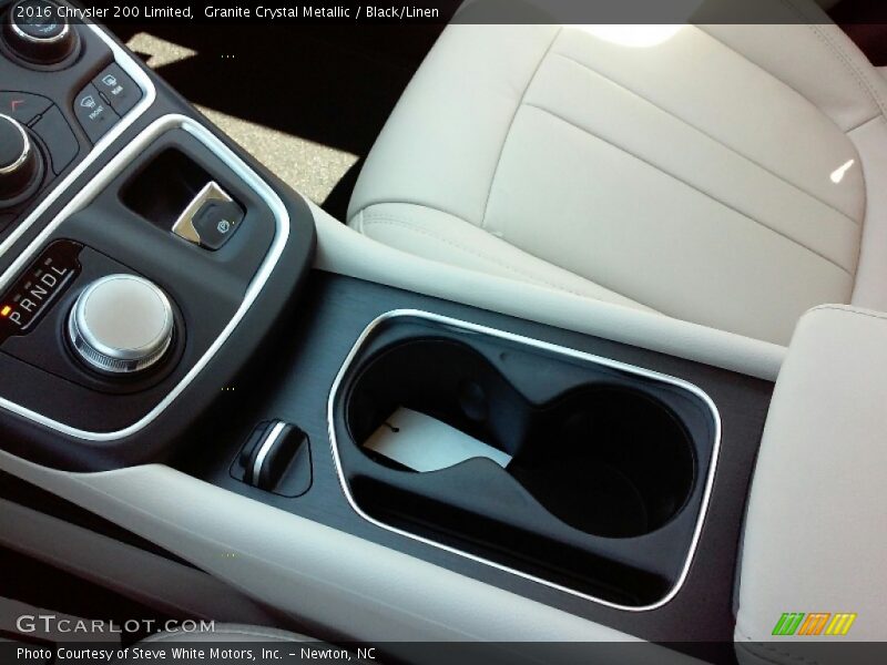 Granite Crystal Metallic / Black/Linen 2016 Chrysler 200 Limited