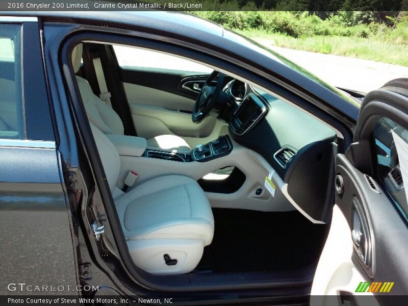 Granite Crystal Metallic / Black/Linen 2016 Chrysler 200 Limited