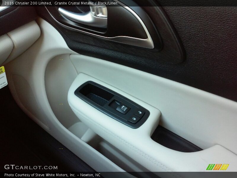 Granite Crystal Metallic / Black/Linen 2016 Chrysler 200 Limited