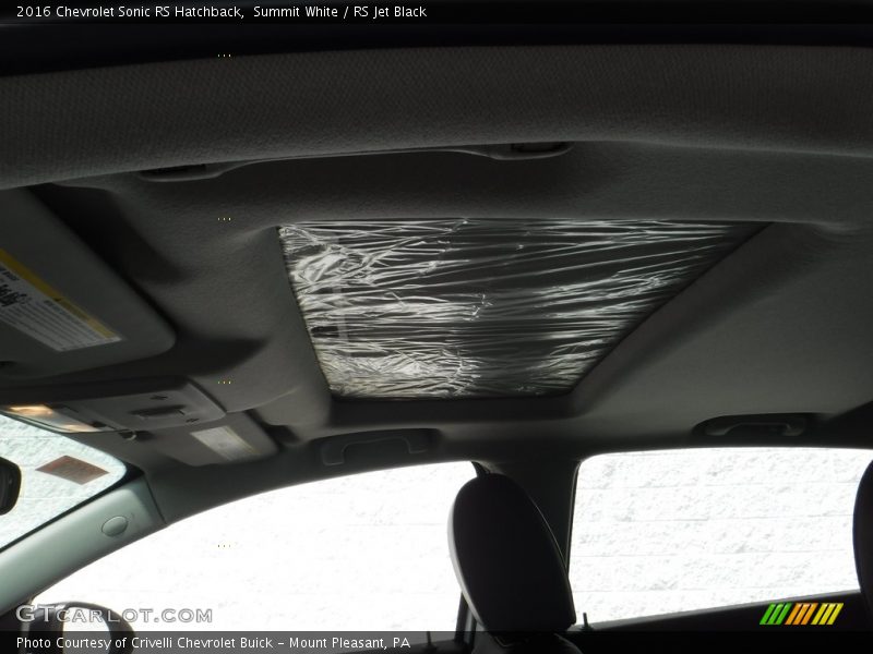 Summit White / RS Jet Black 2016 Chevrolet Sonic RS Hatchback