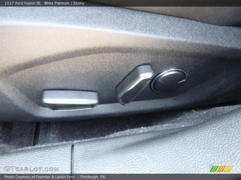 White Platinum / Ebony 2017 Ford Fusion SE