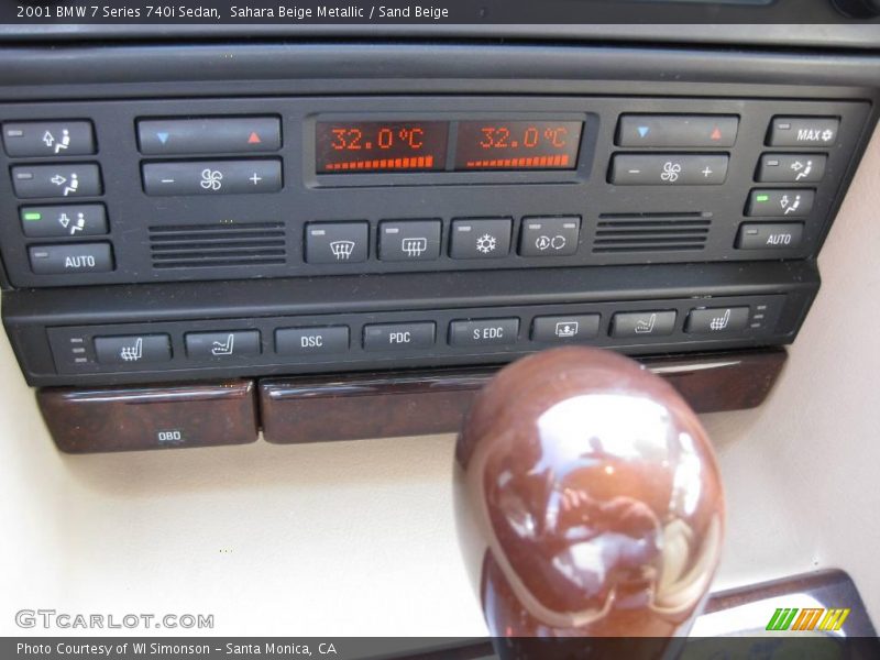Sahara Beige Metallic / Sand Beige 2001 BMW 7 Series 740i Sedan