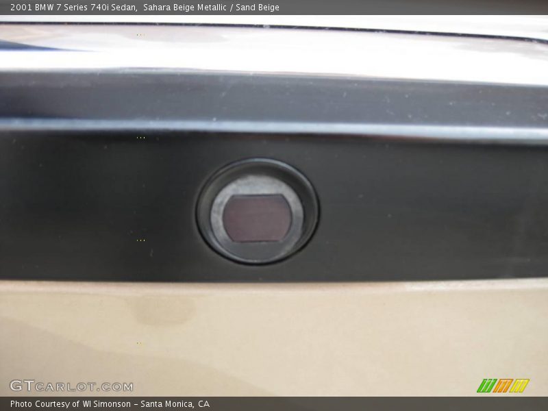 Sahara Beige Metallic / Sand Beige 2001 BMW 7 Series 740i Sedan
