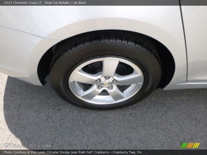 Silver Ice Metallic / Jet Black 2013 Chevrolet Cruze LT