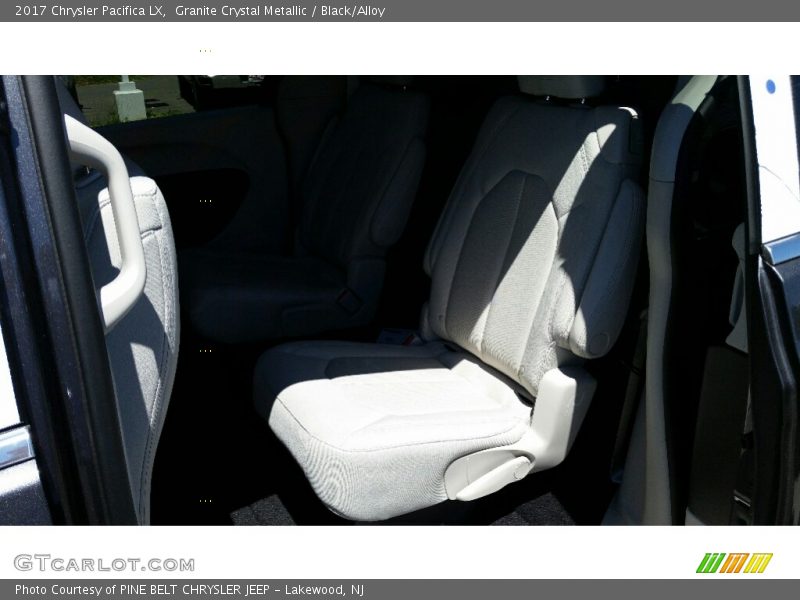 Granite Crystal Metallic / Black/Alloy 2017 Chrysler Pacifica LX