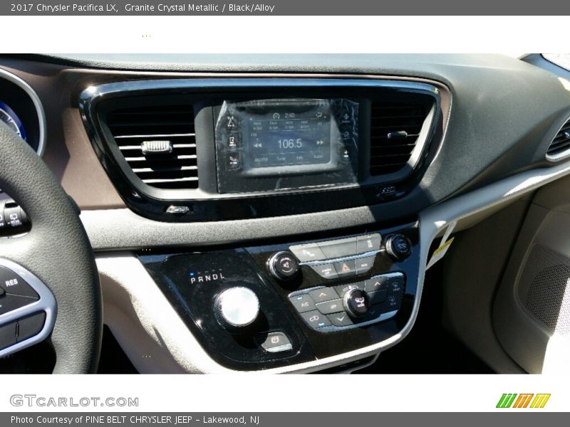 Granite Crystal Metallic / Black/Alloy 2017 Chrysler Pacifica LX