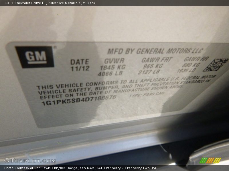 Silver Ice Metallic / Jet Black 2013 Chevrolet Cruze LT