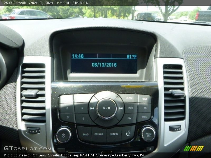 Silver Ice Metallic / Jet Black 2013 Chevrolet Cruze LT