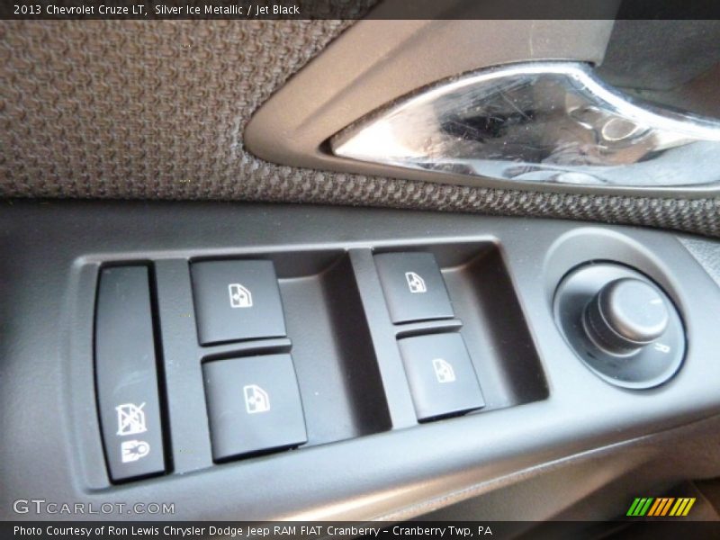 Silver Ice Metallic / Jet Black 2013 Chevrolet Cruze LT