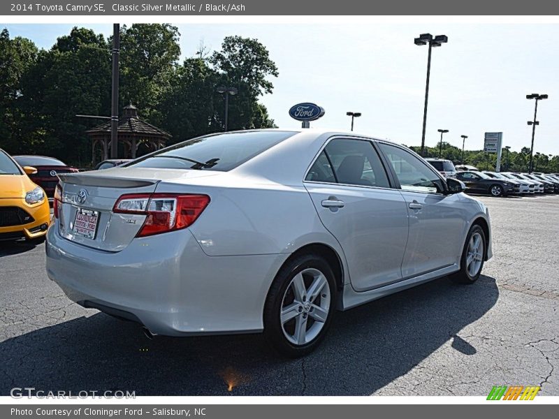 Classic Silver Metallic / Black/Ash 2014 Toyota Camry SE